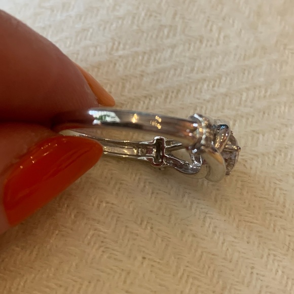 Beautiful Statement Silvertone NVC Ring With Clear Glass Stone Size 10 - Picture 9 of 10